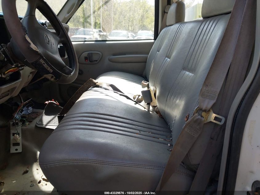 2000 Chevrolet C3500 Hd Chassis VIN: 1GBKC34J0YF493308 Lot: 43329576