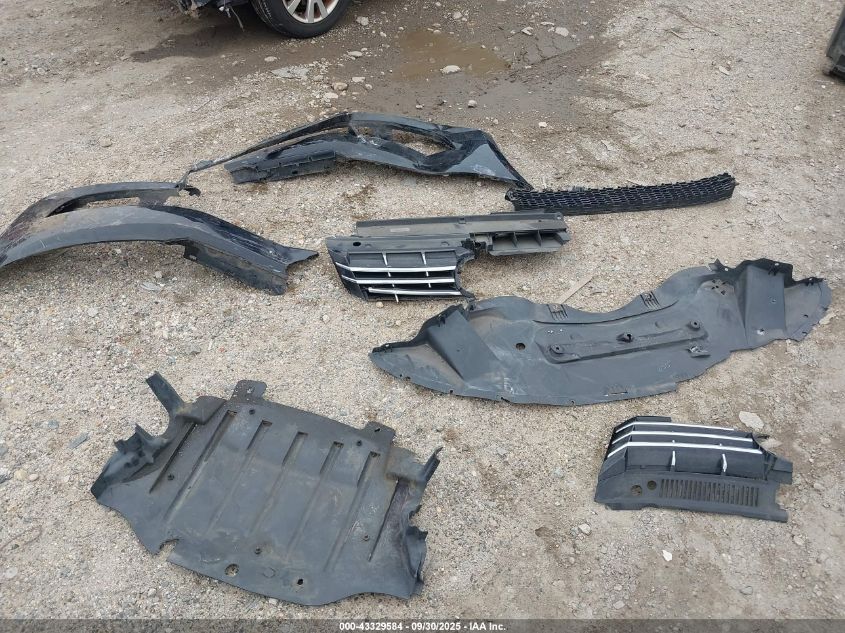 2015 Volkswagen Passat 2.0L Tdi Se VIN: 1VWBV7A32FC072687 Lot: 43329584