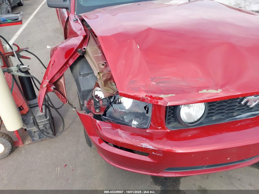 2008 Ford Mustang Gt Deluxe/Gt Premium VIN: 1ZVHT85H085131870 Lot: 43329587