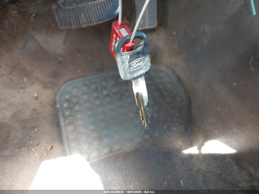 2001 Ford F-250 Lariat/Xl/Xlt VIN: 1FTNW21F41EC95871 Lot: 43329636