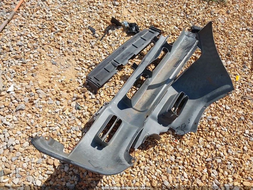 1998 Nissan Frontier Standard/Xe VIN: 1N6DD21S7WC325069 Lot: 43329656