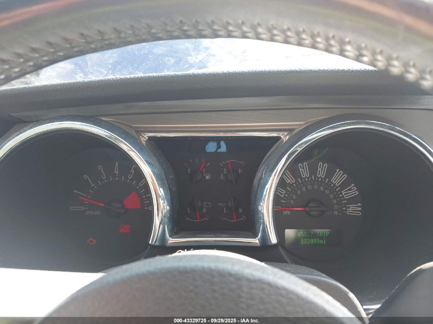 2005 Ford Mustang Gt Deluxe/Gt Premium VIN: 1ZVFT82H555183325 Lot: 43329725