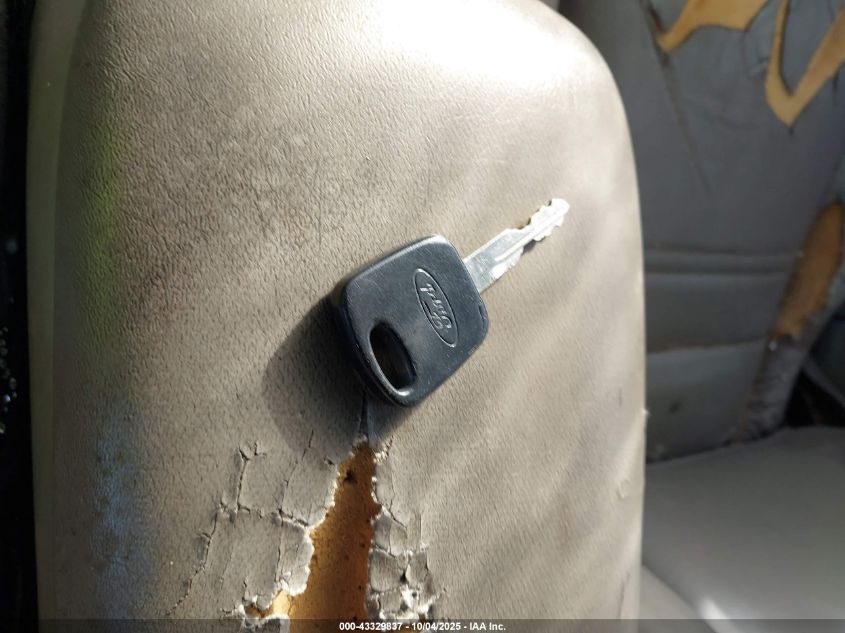 2001 Ford Explorer Xlt VIN: 1FMZU73E61ZA70901 Lot: 43329837