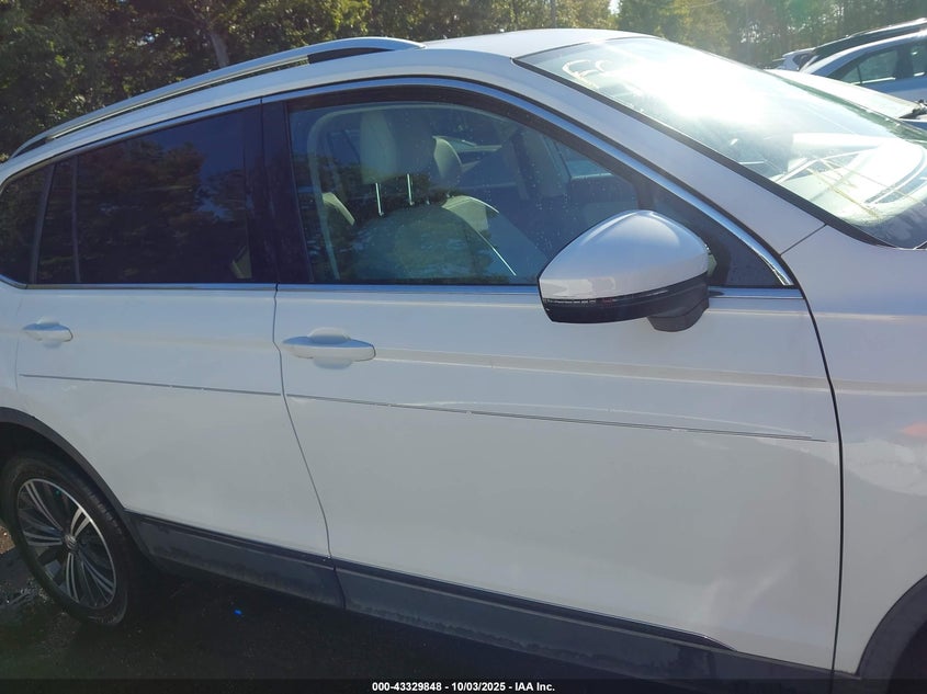 2018 VOLKSWAGEN TIGUAN 2.0T SE/2.0T SEL 3VV3B7AX2JM016549