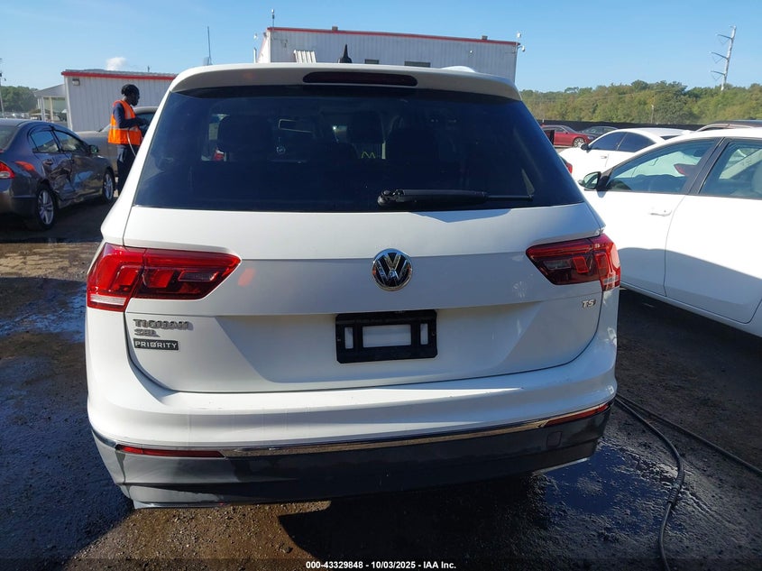2018 VOLKSWAGEN TIGUAN 2.0T SE/2.0T SEL 3VV3B7AX2JM016549
