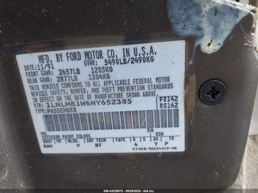 1992 Lincoln Town Car Executive VIN: 1LNLM81W6NY652385 Lot: 43329970