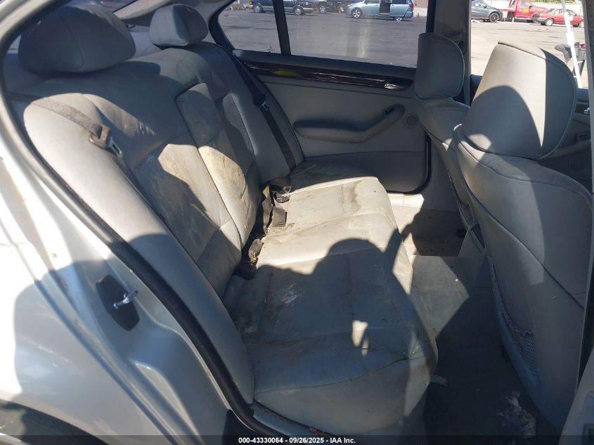 2000 BMW 323I VIN: WBAAM3345YKC72665 Lot: 43330064