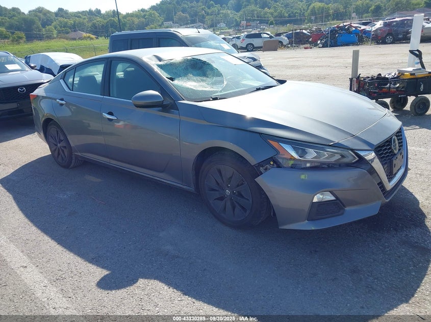 NISSAN ALTIMA SV FWD