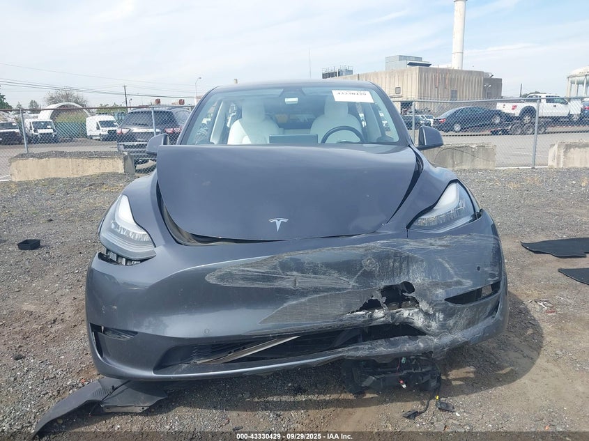 2021 Tesla Model Y Long Range Dual Motor All-Wheel Drive VIN: 5YJYGDEE1MF070303 Lot: 43330429