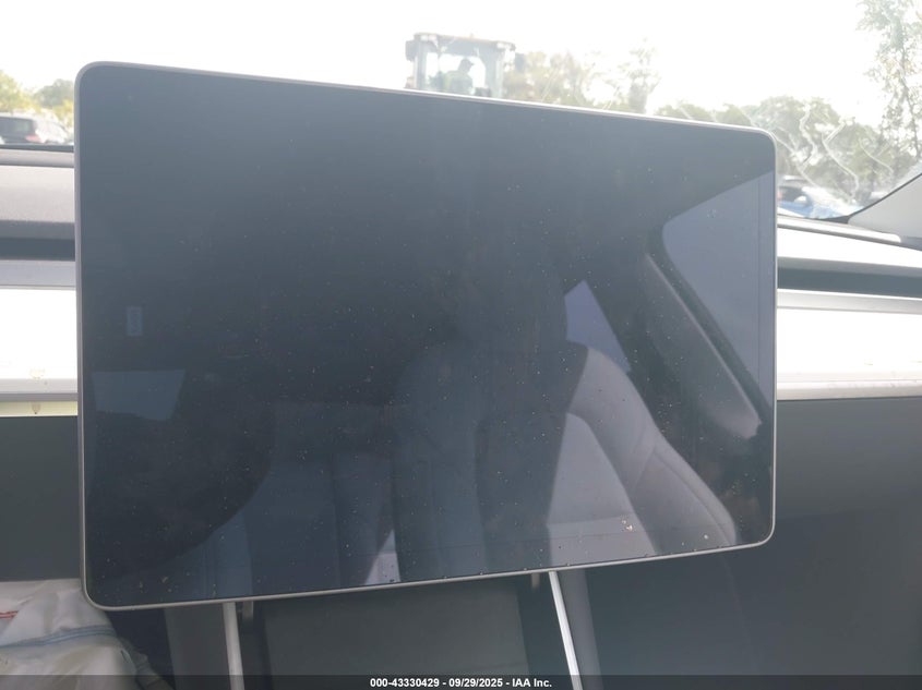 2021 Tesla Model Y Long Range Dual Motor All-Wheel Drive VIN: 5YJYGDEE1MF070303 Lot: 43330429