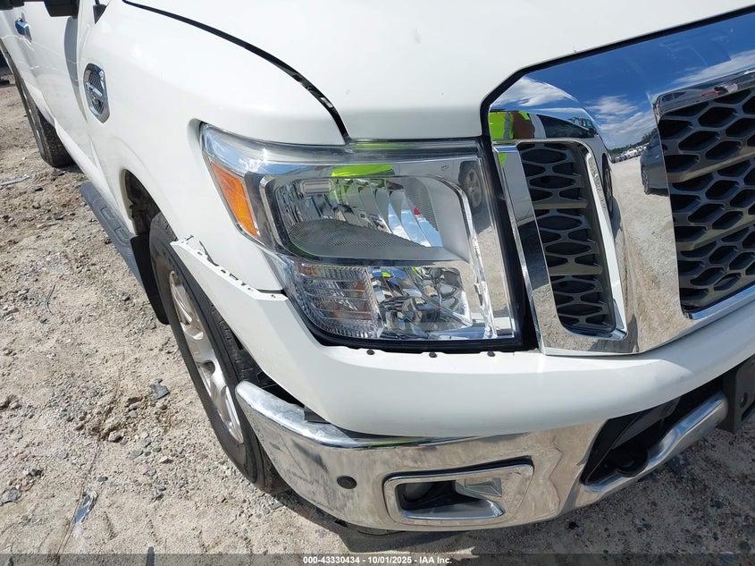 2017 NISSAN TITAN SV - 1N6AA1R72HN568088