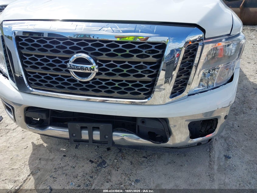 2017 NISSAN TITAN SV - 1N6AA1R72HN568088