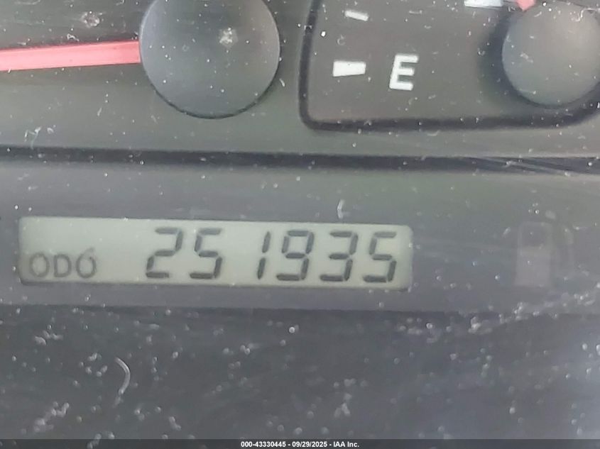 2002 Toyota Camry Xle VIN: 4T1BE30K12U555480 Lot: 43330445