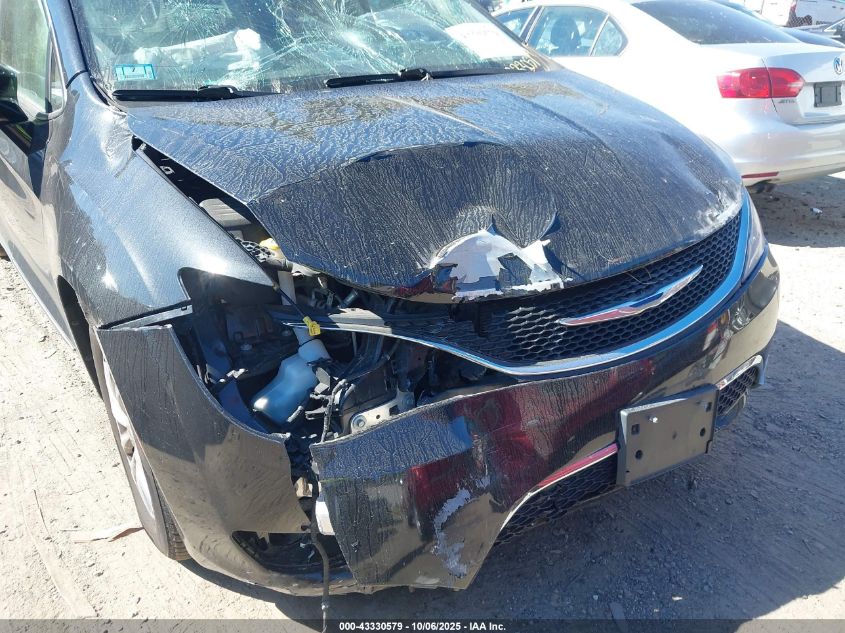 2017 Chrysler Pacifica Touring-L VIN: 2C4RC1BGXHR785434 Lot: 43330579