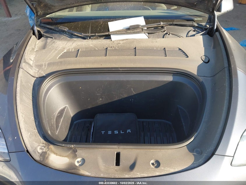 2022 Tesla Model Y Long Range Dual Motor All-Wheel Drive VIN: 7SAYGDEE4NA004555 Lot: 43330682