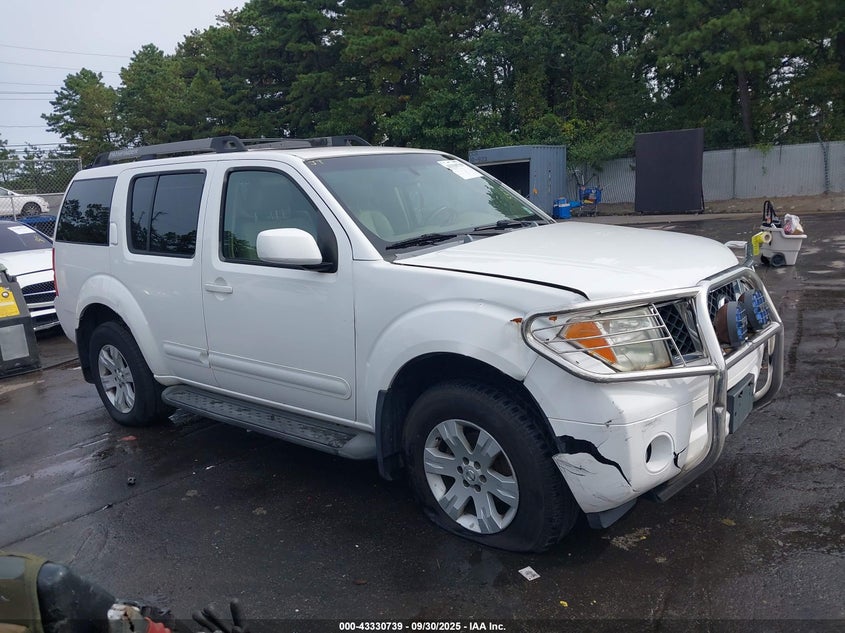2005 Nissan Pathfinder Le