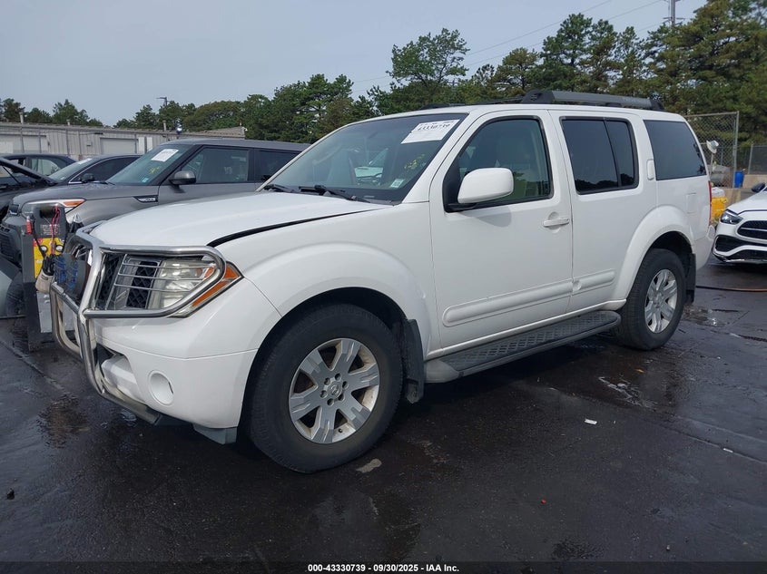 2005 Nissan Pathfinder Le