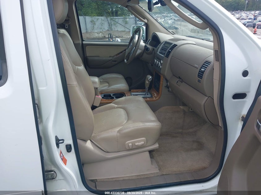 2005 Nissan Pathfinder Le