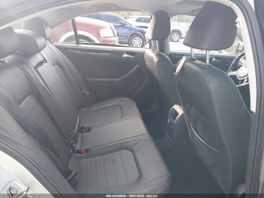 2015 Volkswagen Jetta 1.8T Sel VIN: 3VWL07AJ4FM221228 Lot: 43330829