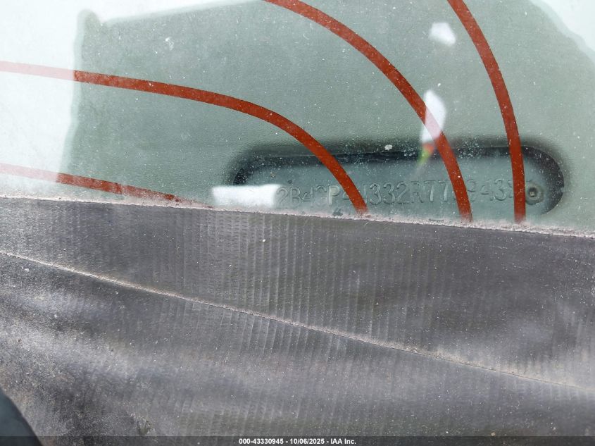 2002 Dodge Grand Caravan Sport VIN: 2B4GP44332R776943 Lot: 43330945