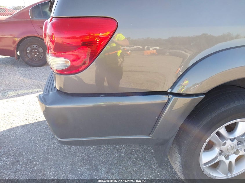 2005 Toyota Sequoia Limited V8 VIN: 5TDZT38A65S248349 Lot: 43330995