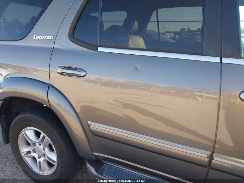 2005 Toyota Sequoia Limited V8 VIN: 5TDZT38A65S248349 Lot: 43330995