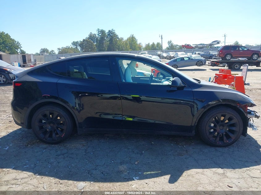 2023 Tesla Model Y Awd/Long Range Dual Motor All-Wheel Drive VIN: 7SAYGDEE2PA196769 Lot: 43331027