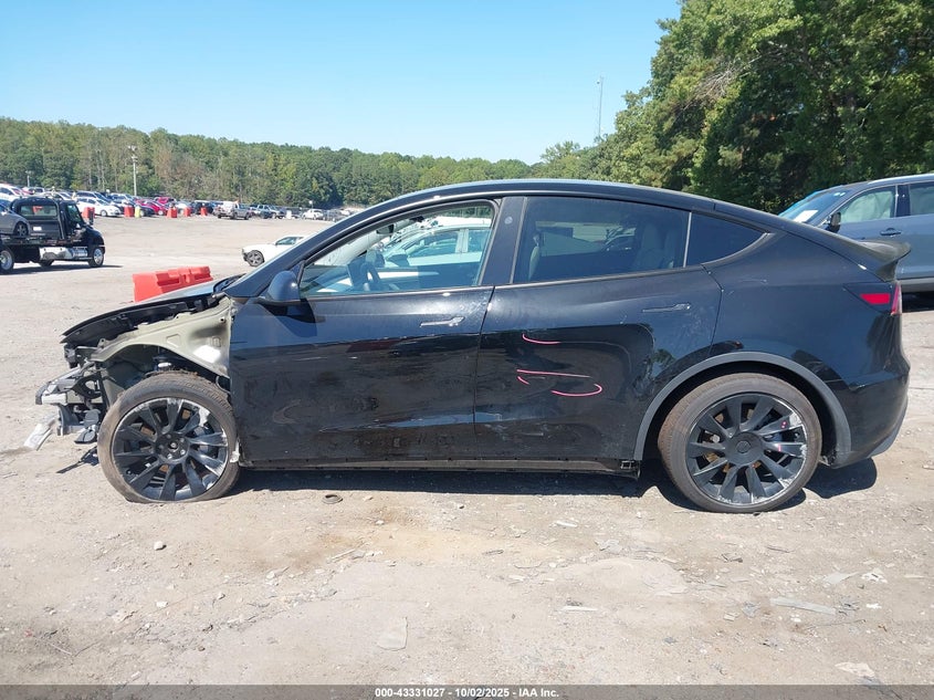 2023 Tesla Model Y Awd/Long Range Dual Motor All-Wheel Drive VIN: 7SAYGDEE2PA196769 Lot: 43331027