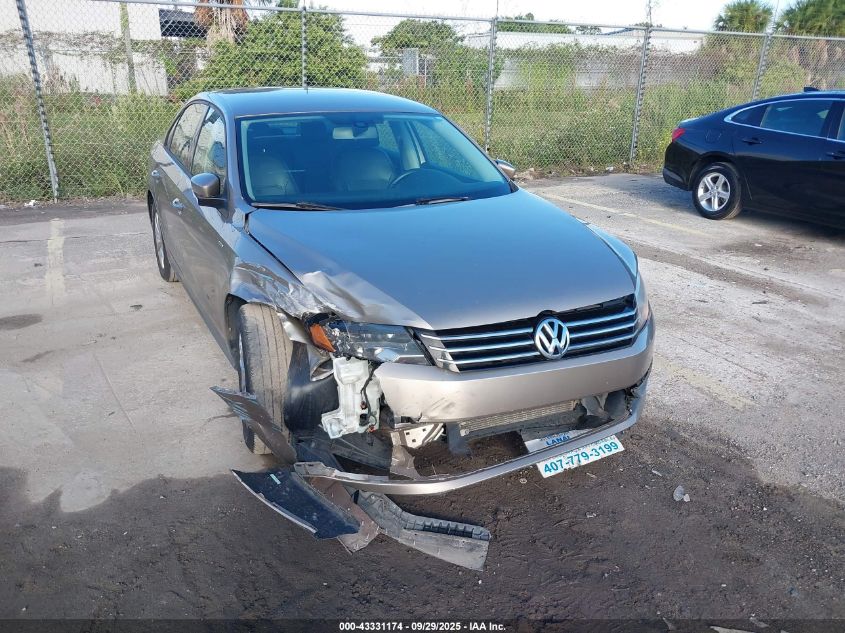 2015 Volkswagen Passat 1.8T Wolfsburg Edition VIN: 1VWAT7A39FC027473 Lot: 43331174