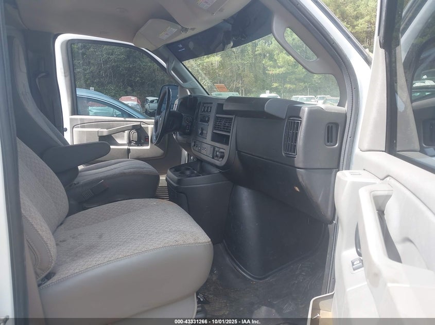 1GCWGAFP9P1203389 2023 CHEVROLET EXPRESS photo no. 5