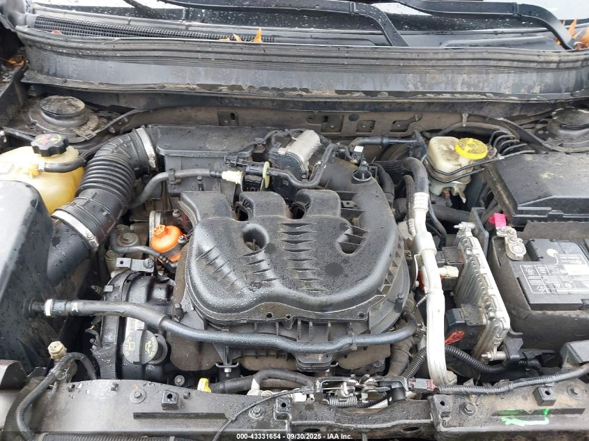 2015 Jeep Cherokee Latitude VIN: 1C4PJMCS7FW635397 Lot: 43331654