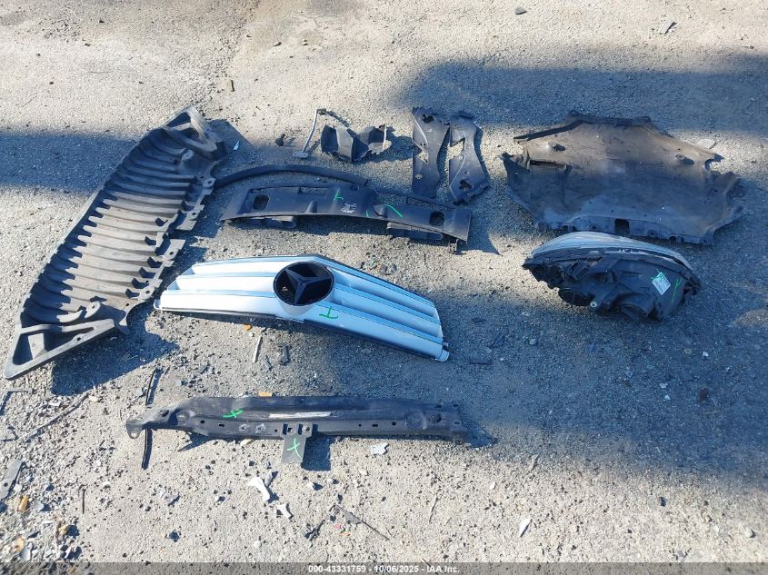 2010 Mercedes-Benz C 300 Luxury 4Matic/Sport 4Matic VIN: WDDGF8BB0AF449838 Lot: 43331759