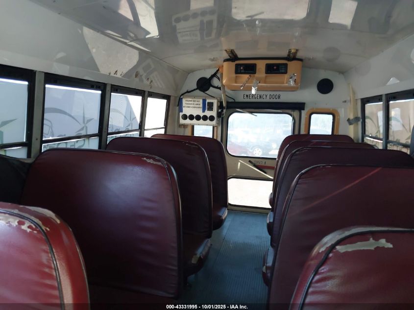 2008 Chevrolet Express Cutaway VIN: 1GBHG31C381109989 Lot: 43331995