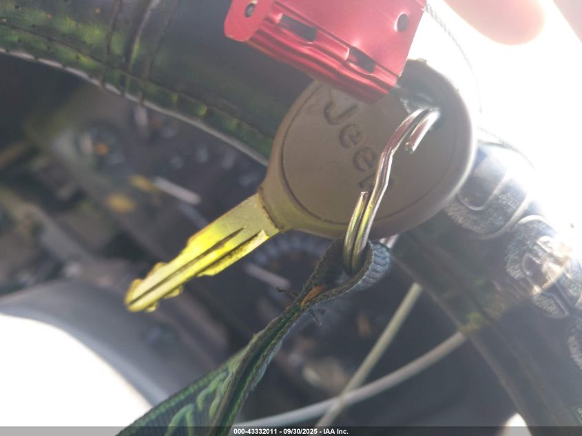 2002 Jeep Grand Cherokee Laredo VIN: 1J4GX48S02C301872 Lot: 43332011