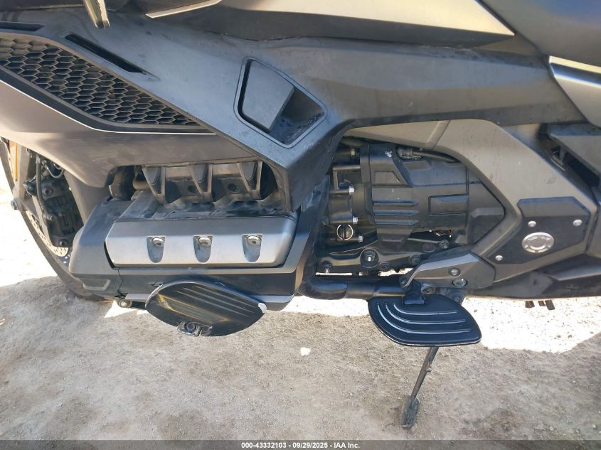 2018 Honda Gl1800 B VIN: JH2SC7940JK000401 Lot: 43332103