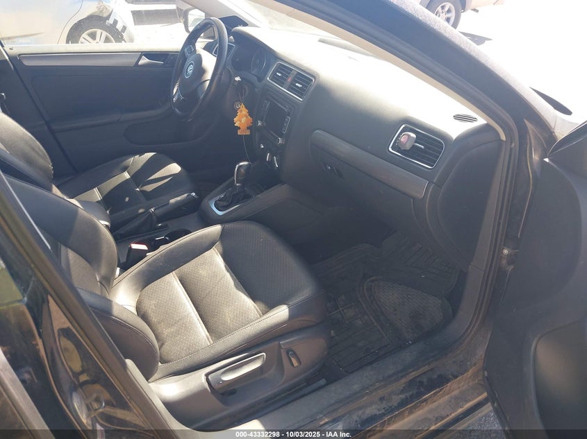 2013 VOLKSWAGEN JETTA 2.0L TDI - 3VWLL7AJ2DM435672