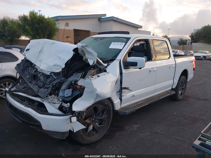 2022 Ford F-150 Lightning Lariat 1FT6W1EV7NWG05527 photo #3