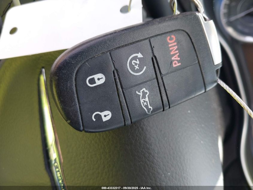 2015 Chrysler 200 C VIN: 1C3CCCEG6FN524832 Lot: 43332317