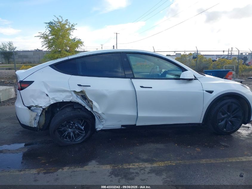 2025 Tesla Model Y Long Range Dual Motor All-Wheel Drive VIN: 7SAYGDEE8SF295138 Lot: 43332342