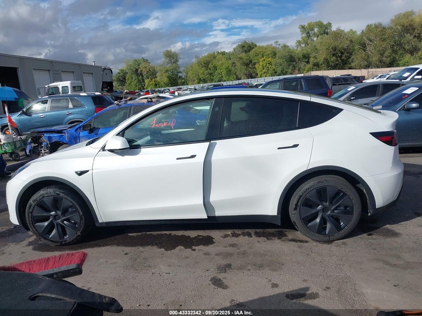 2025 Tesla Model Y Long Range Dual Motor All-Wheel Drive VIN: 7SAYGDEE8SF295138 Lot: 43332342