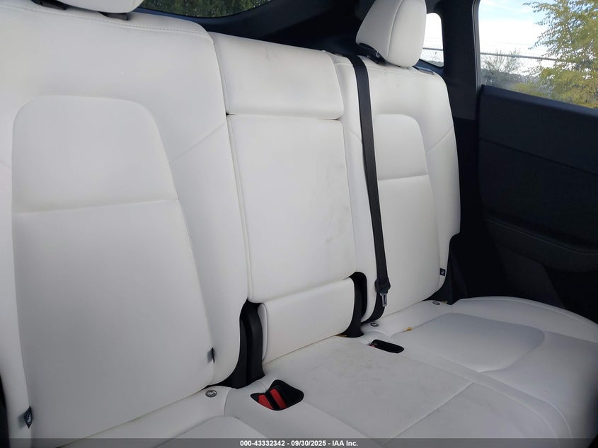 2025 Tesla Model Y Long Range Dual Motor All-Wheel Drive VIN: 7SAYGDEE8SF295138 Lot: 43332342