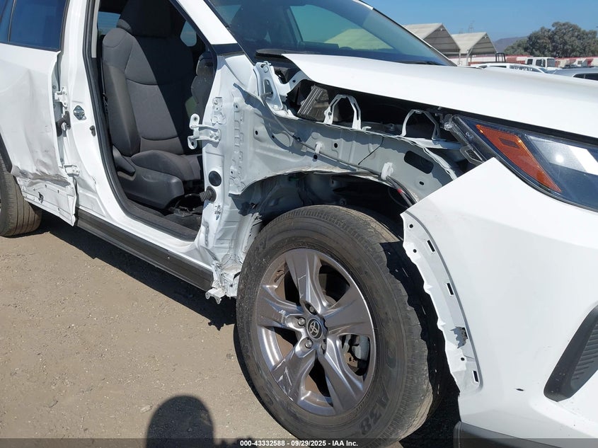 2024 Toyota Rav4 Hybrid Xle VIN: JTMRWRFV5RD233651 Lot: 43332588