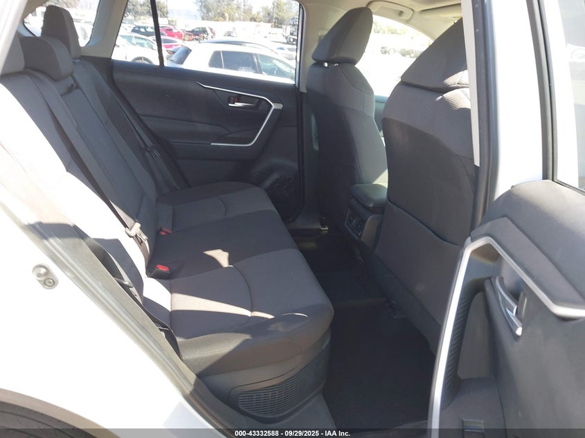 2024 Toyota Rav4 Hybrid Xle VIN: JTMRWRFV5RD233651 Lot: 43332588