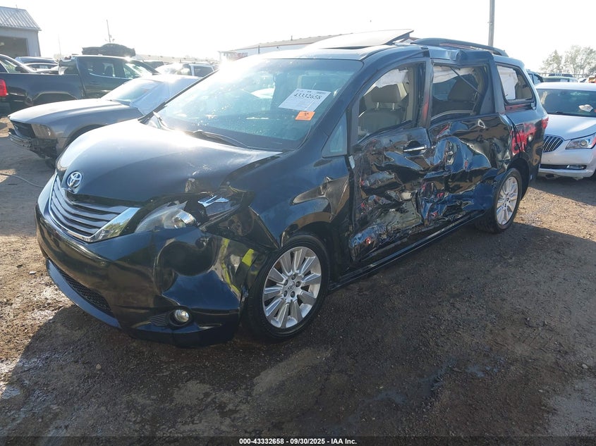 5TDDK3DC8FS113329 2015 TOYOTA SIENNA photo no. 2