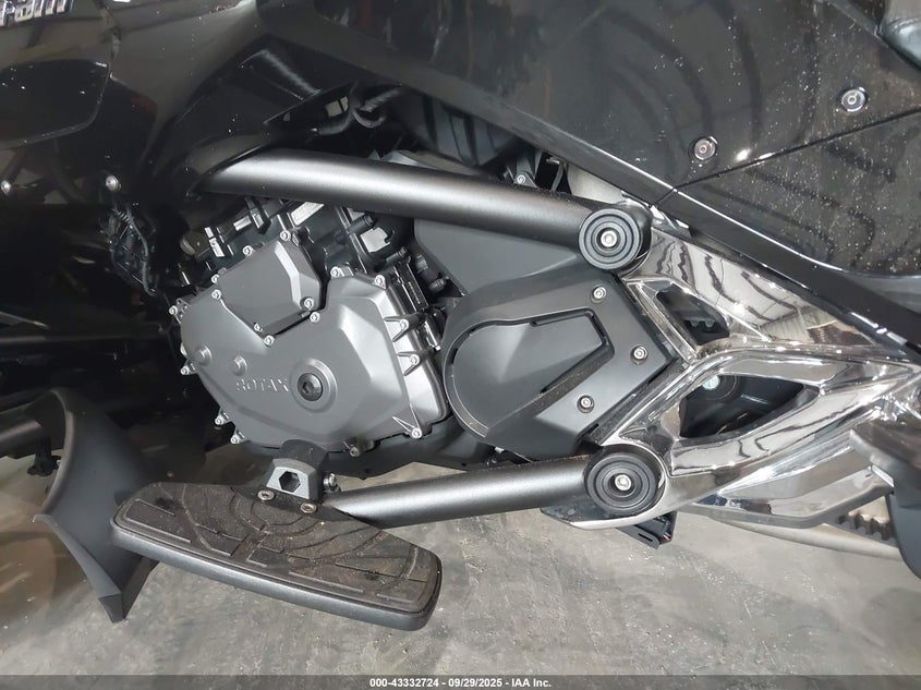 VIN 2BXREDD46MV000309 2021 CAN-AM SPYDER ROADSTER F3-T/F3 LIMITED
