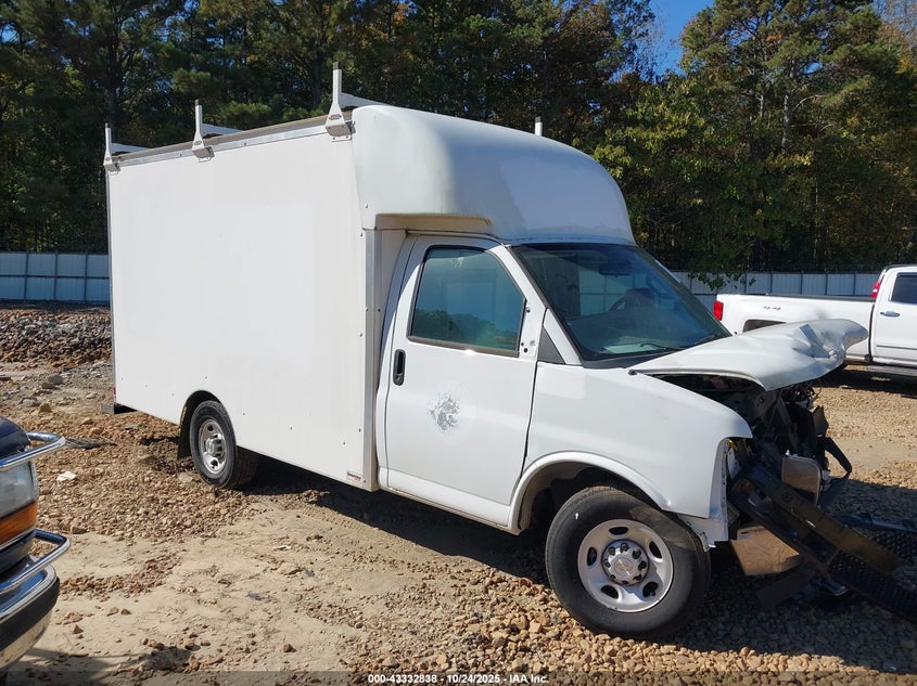 2022 Chevrolet Express Cutaway Work Van VIN: 1GB0GRF77N1154618 Lot: 43332838