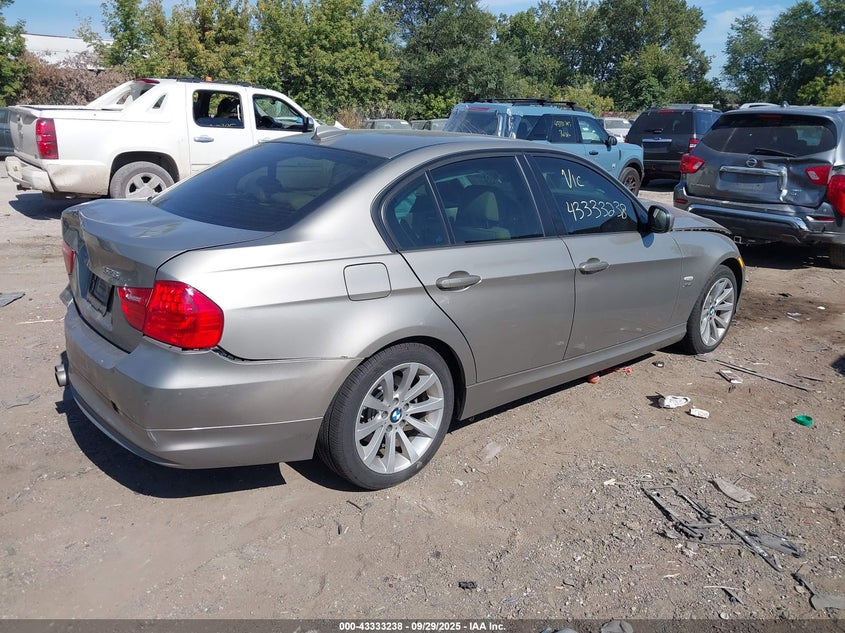 WBAPK7G51BNN86035 2011 BMW 3ER photo no. 4