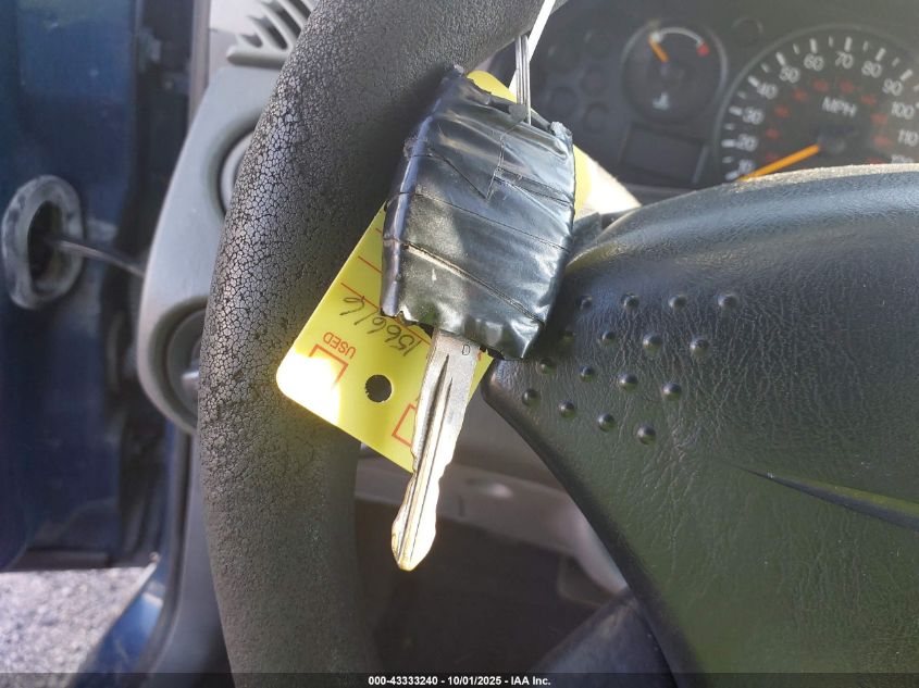 2000 Ford Focus Lx VIN: 1FAFP33P0YW205476 Lot: 43333240