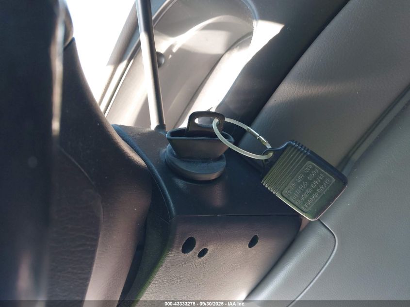 2000 Ford E-150 Recreational VIN: 1FDRE14W2YHA56723 Lot: 43333275