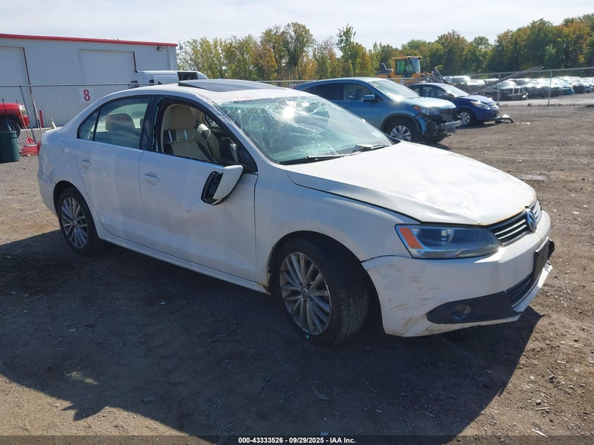 2013 VOLKSWAGEN JETTA 2.5L SEL - 3VWLP7AJ5DM413296